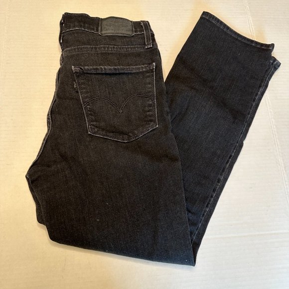 Levi's 724 High Rise Straight Jeans - Picture 3 of 9